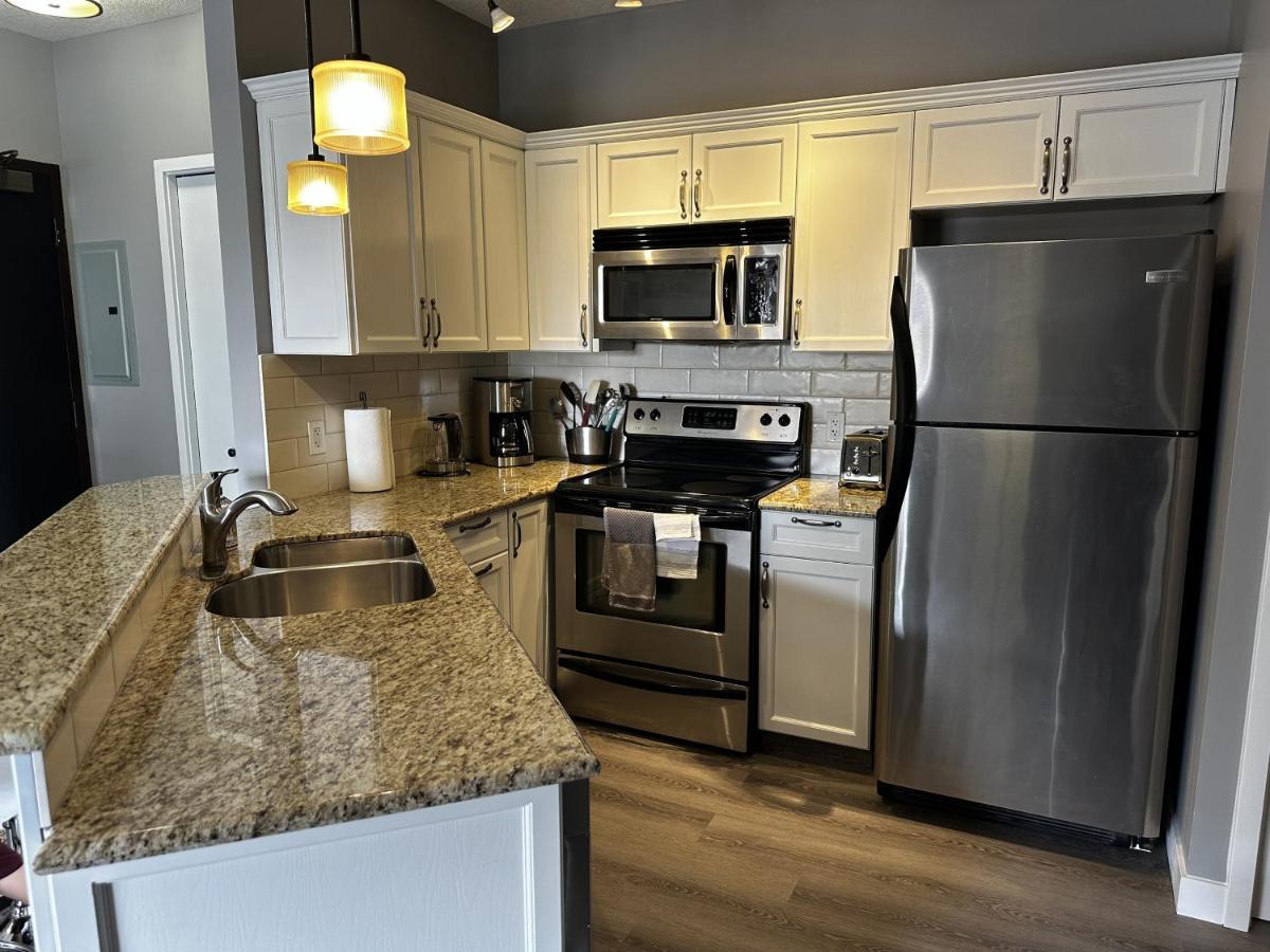 Luxury Two Queen Beds Condo - Grande Rockies Resort Indoor Parking Pool Hot Tub Gym Canmore Esterno foto